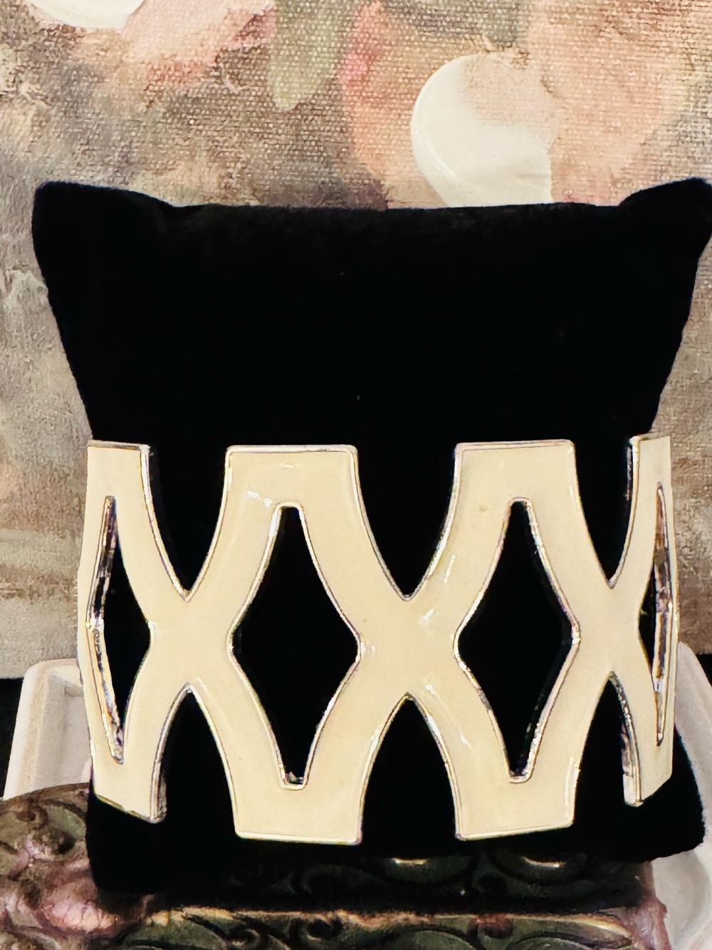Avon Vintage Savannah Bloom Wide Cream Enamel Cutout Cuff Bracelet